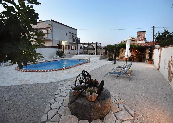 House & Apartment Palaca